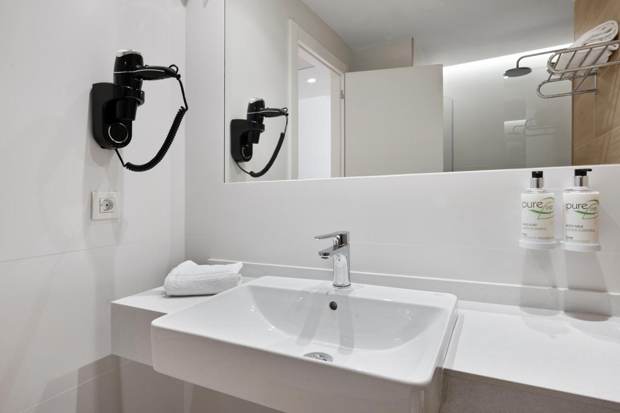 B&B Hotel Castro Urdiales Buitenkant foto